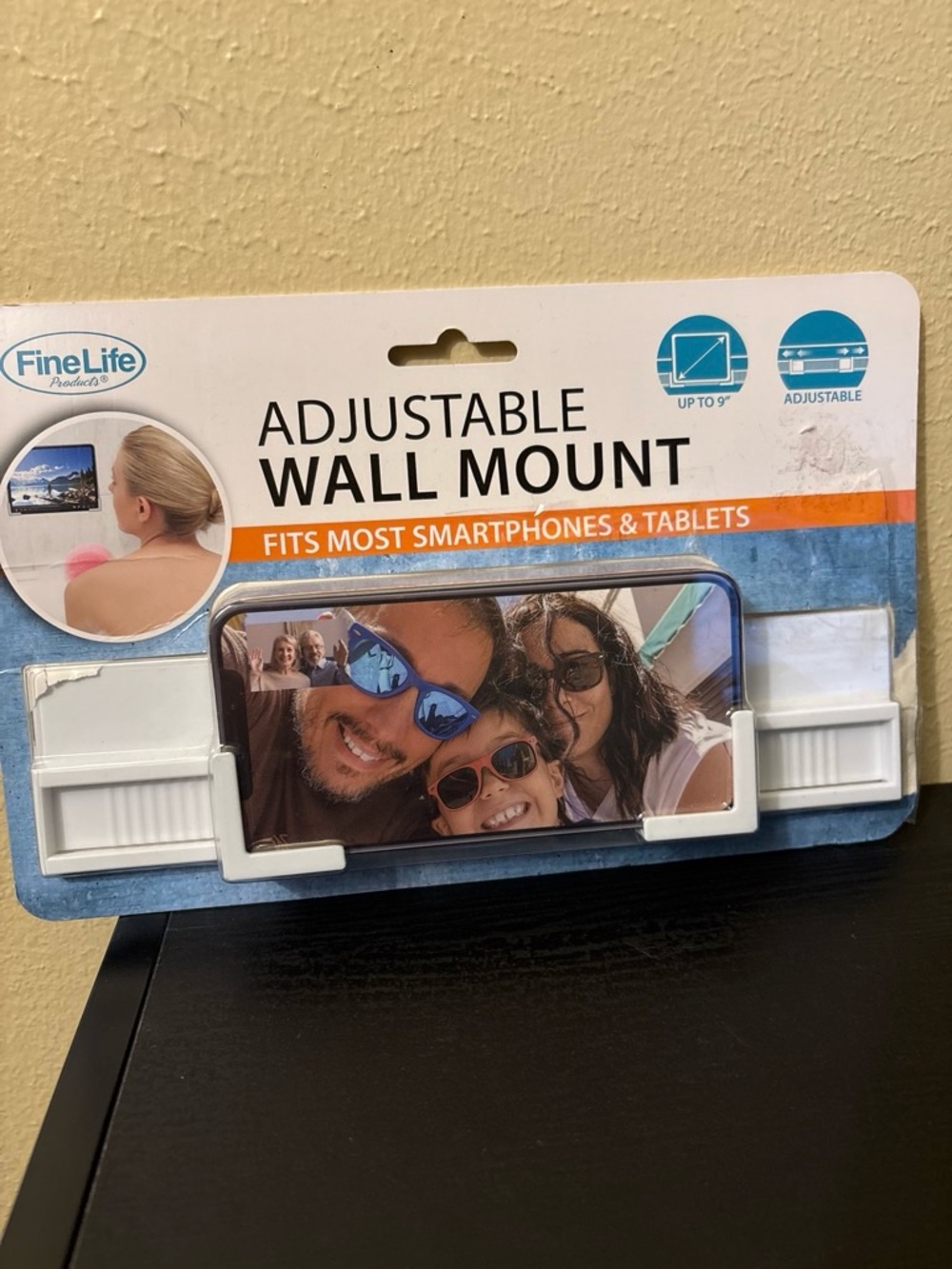Adjustable White Wall Mount for Smartphones & Tablets